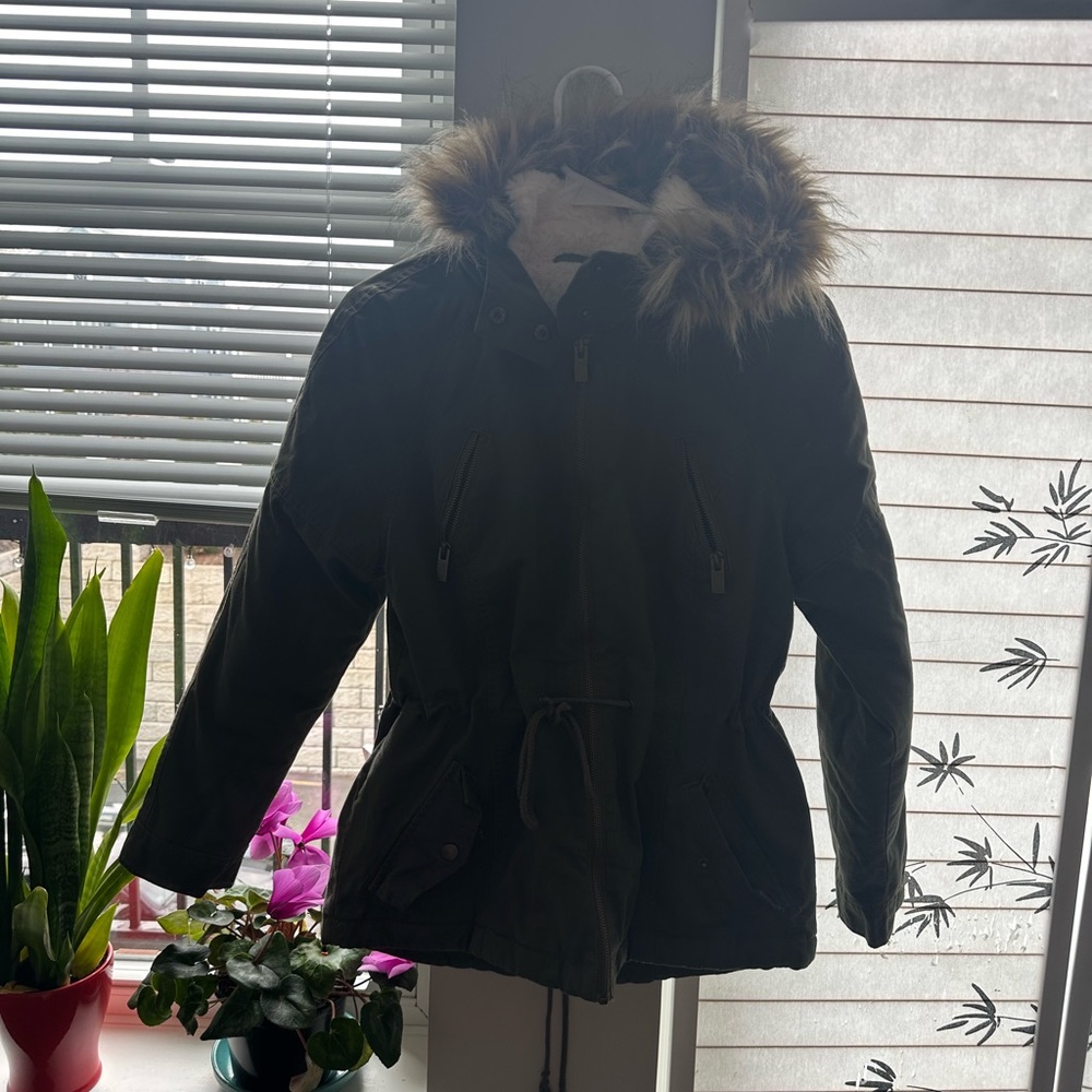 Olive green super cute jacket with zippers